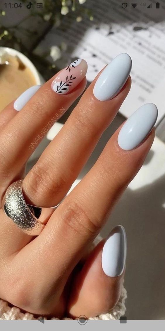 Achieve the Perfect Manicure with Chrome Nails!