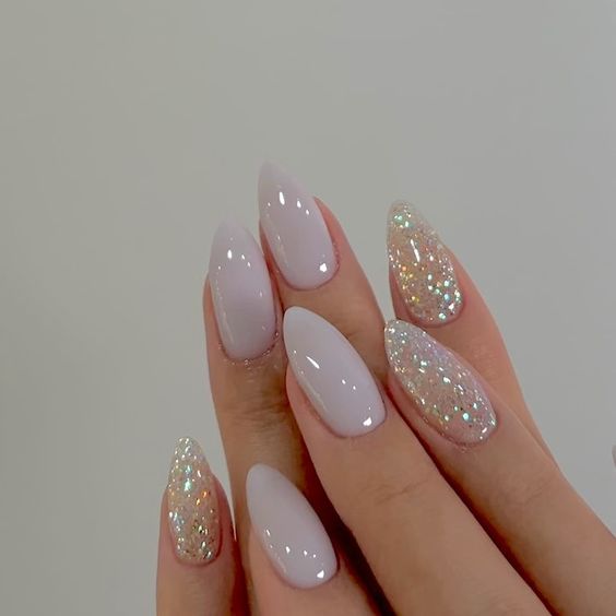 Achieve the Perfect Manicure with Chrome Nails!