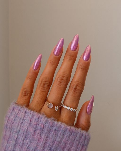 Achieve the Perfect Manicure with Chrome Nails!