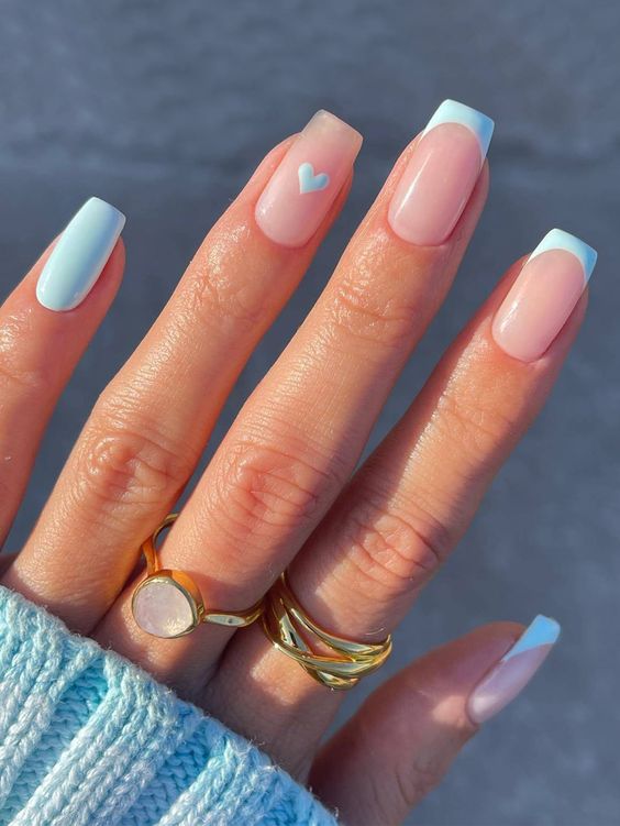 Achieve the Perfect Manicure with Chrome Nails!