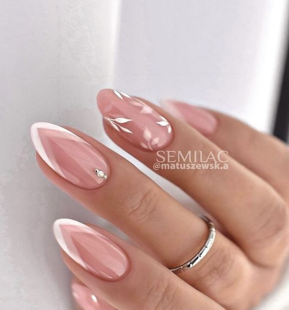 Achieve the Perfect Manicure with Chrome Nails!