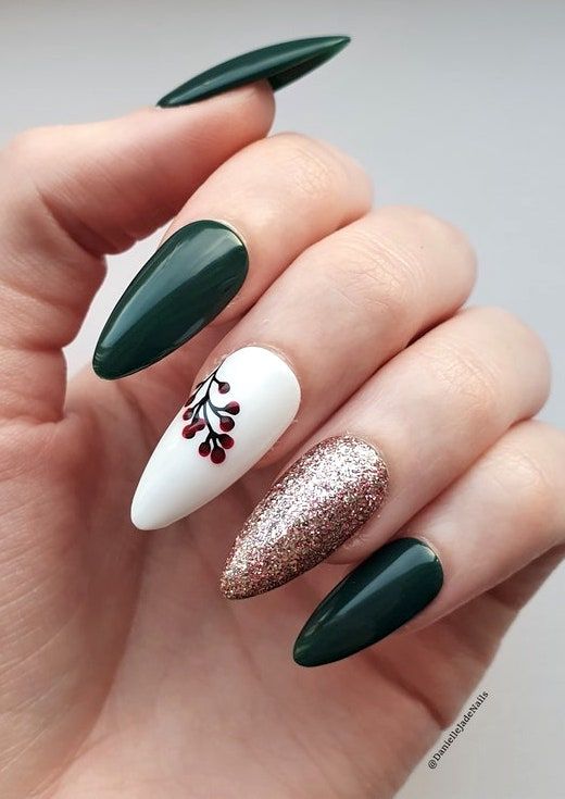 Achieve the Perfect Manicure with Chrome Nails!