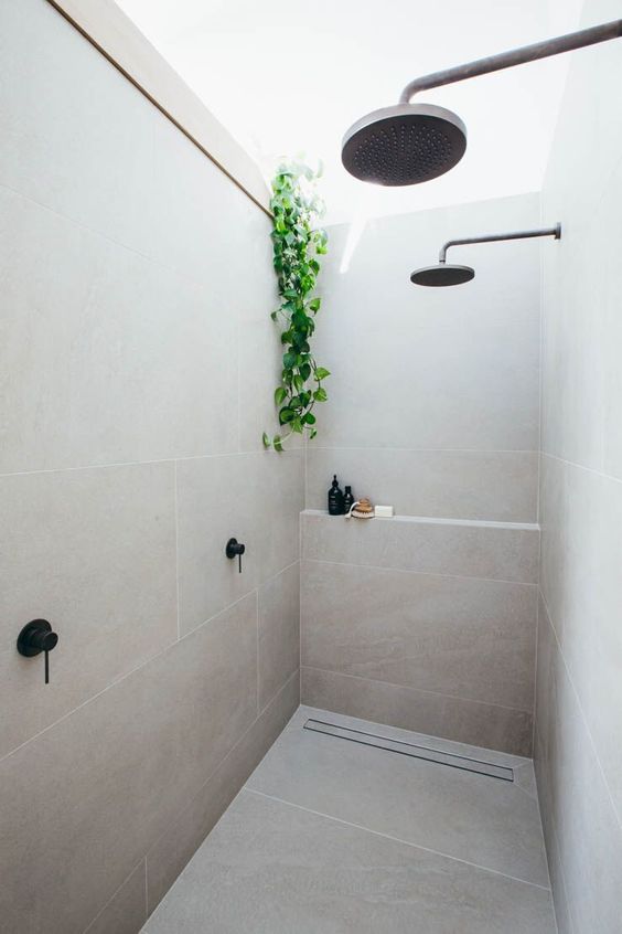 The 35 Greatest "Skylight" Bathroom Designs to Lower Humidity and Brighten the Area