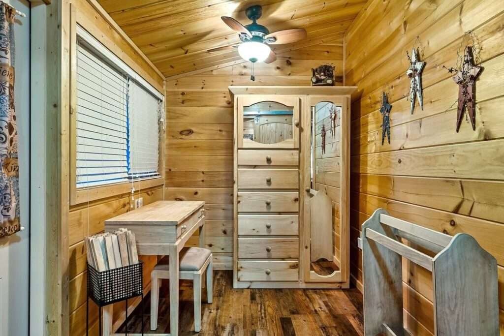 A charming tiny home perfect for lovers to enjoy