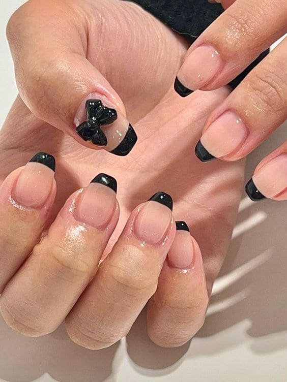 Korean black French tip nails: bow charm