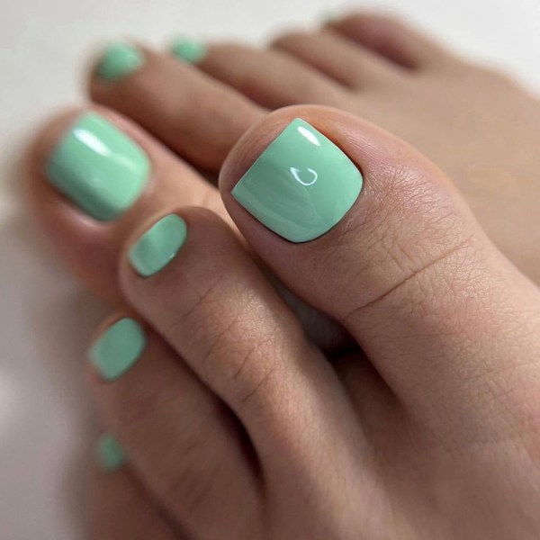 Aquamarine Green Pedicure