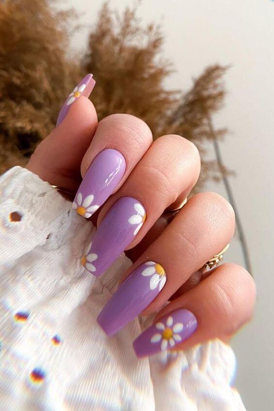 30 Alluring Floral Nail Ideas That Will Turn Your Hands Into Mini-Gardens - 223