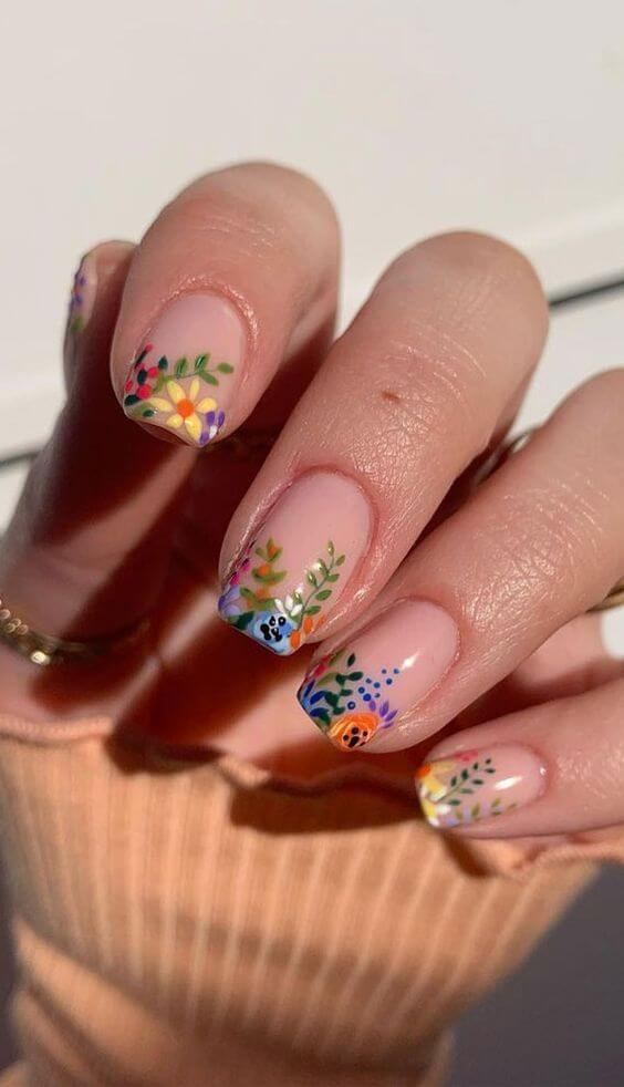 30 Alluring Floral Nail Ideas That Will Turn Your Hands Into Mini-Gardens - 197