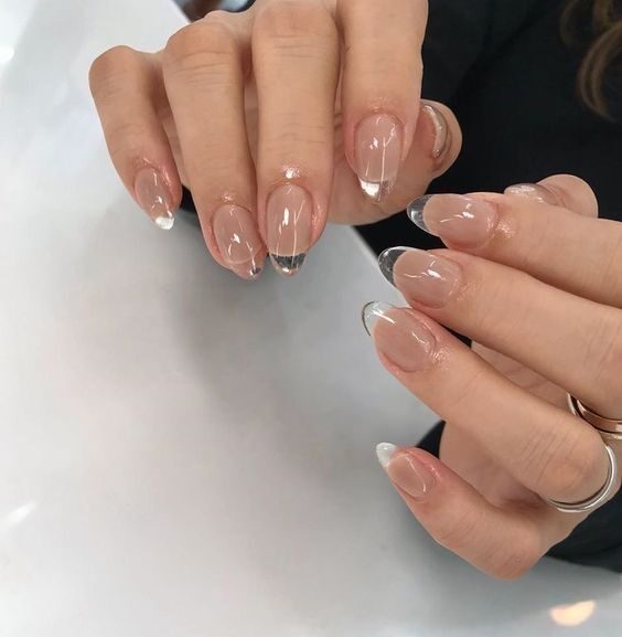 Plain and simple round shaped clear nails