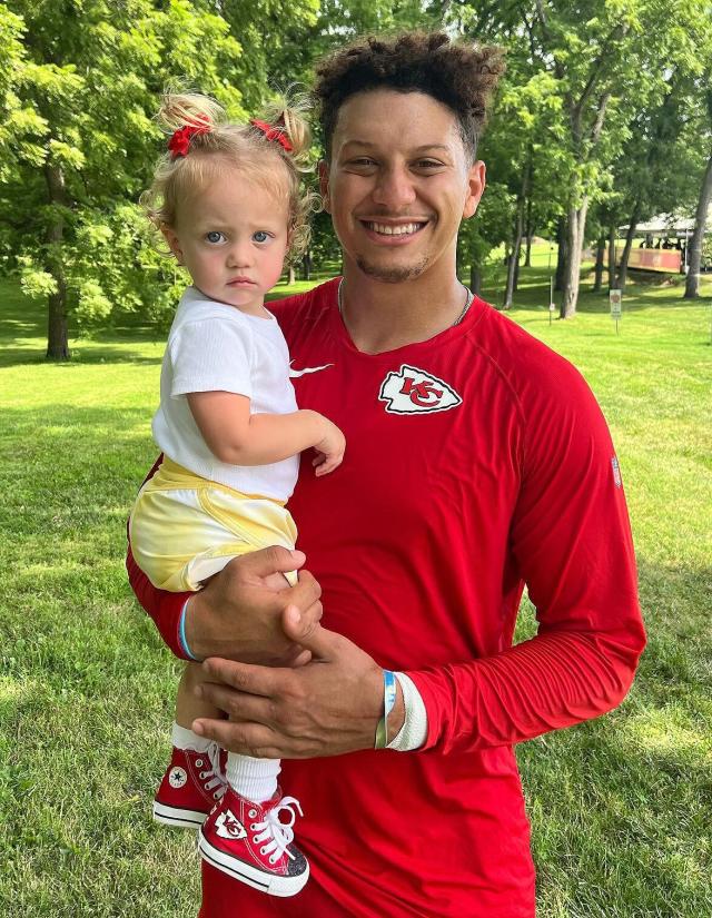 Patrick Mahomes Smiles with Daughter Sterling at Kansas City Chiefs' 'Family  Fun Day'