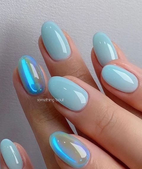 15 Stylish Short Blue New Year's Nail Ideas for 2024