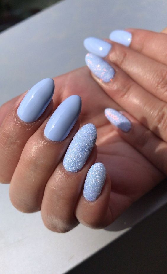 15 Stylish Short Blue New Year's Nail Ideas for 2024