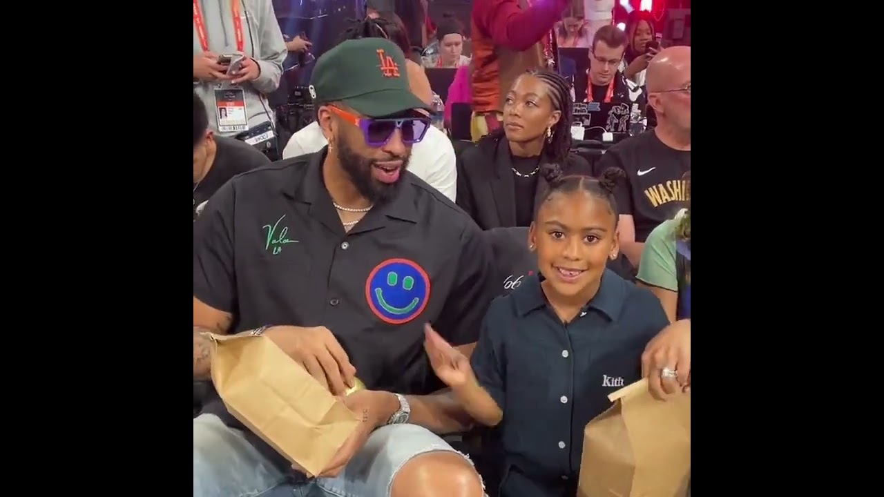 Anthony Davis and his daughter Nala courtside at the WNBA All-Star Game -  YouTube