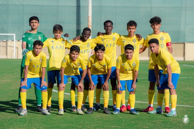 Quý tử nhà Ronaldo nhận được vinh dự đặc biệt tại U13 Al Nassr, sở hữu chiều cao và khả năng ghi bàn đều đỉnh nhất đội - Ảnh 2.