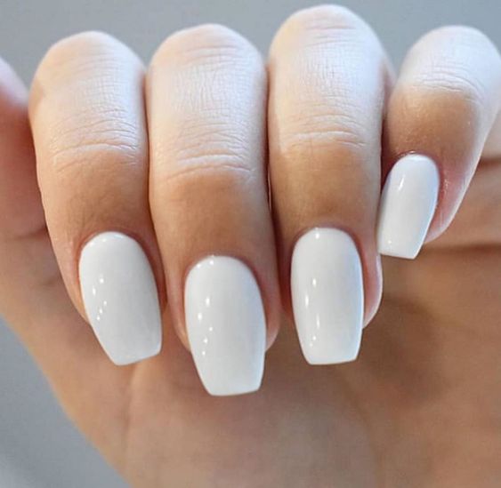 55+ Gorgeous Milky White Nail Polish Designs 2023