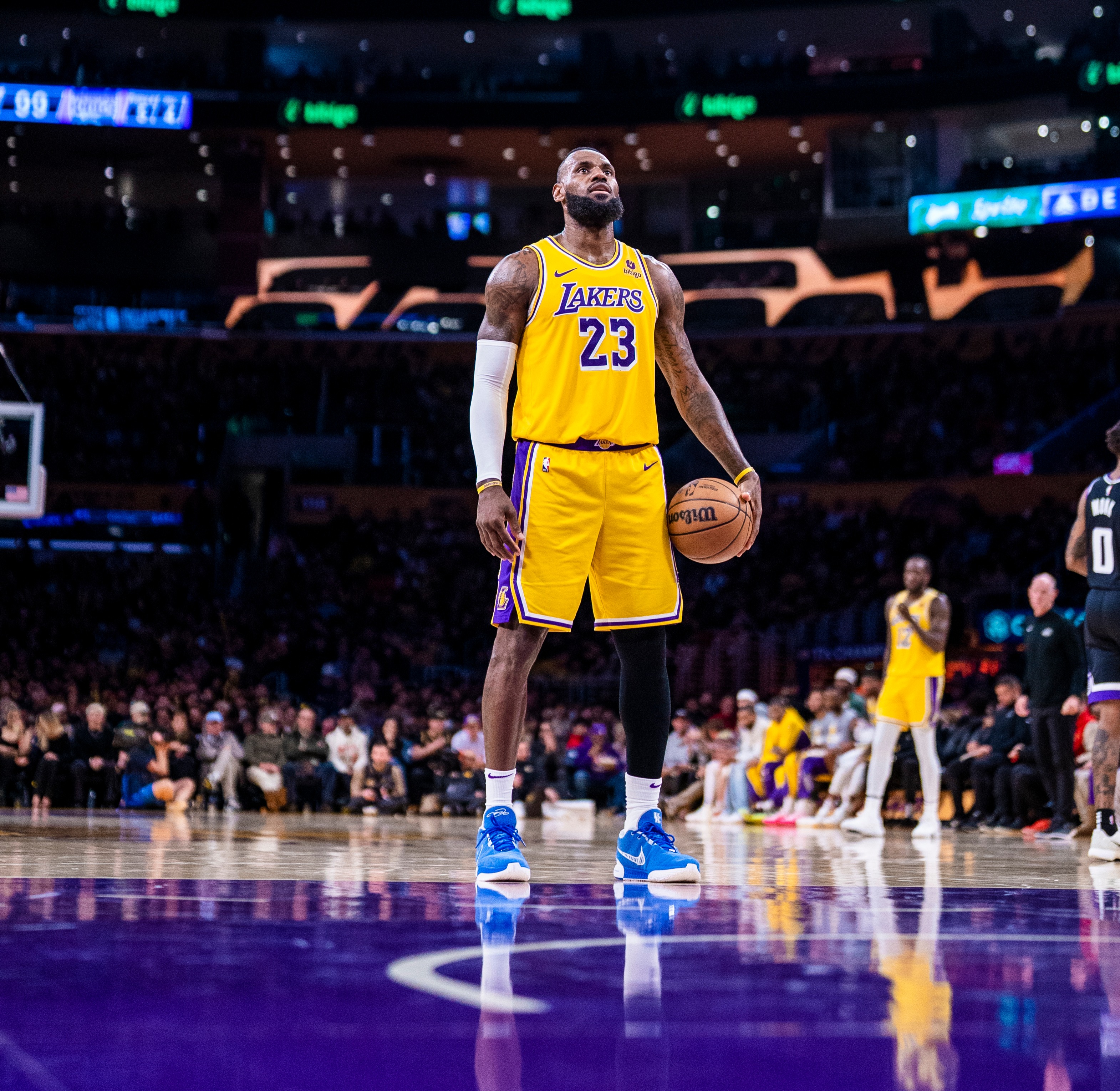 LeBron James was in the zone and pulled off an unbelievable play despite a Lakers loss