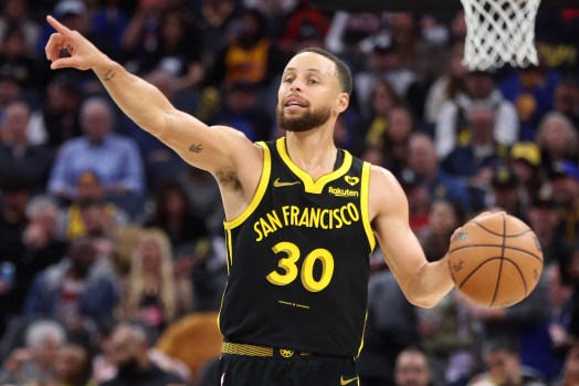 Golden State Warriors' Stephen Curry (30) directs traffic during the third quarter of the Chicago Bulls game, Thursday, March 7, 2024, at Chase Center in San Francisco, Calif. (Karl Mondon/Bay Area News Group)