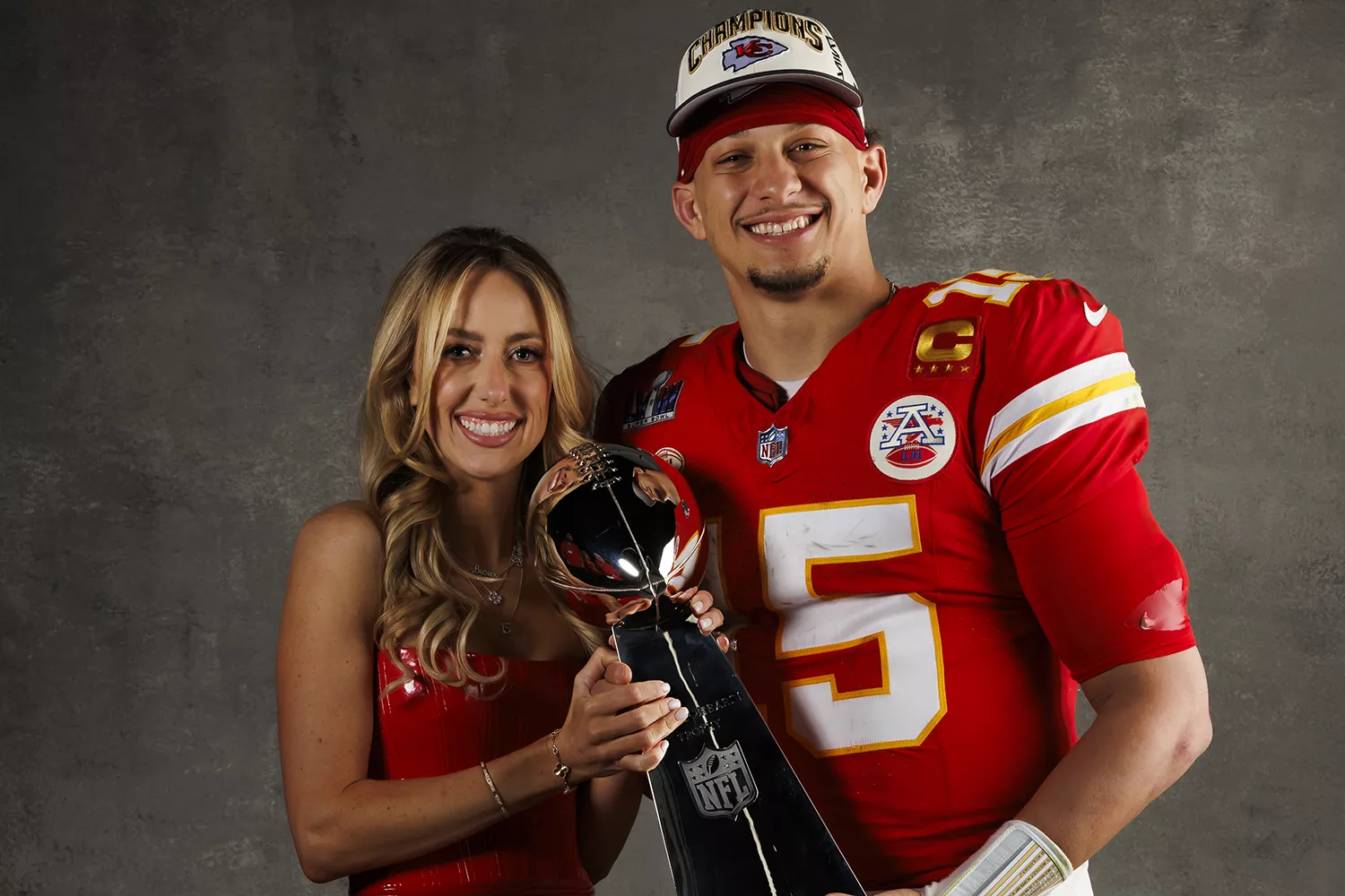 Patrick and Brittany Mahomes Vince Lombardi Trophy Super bowl las vegas 02 11 24