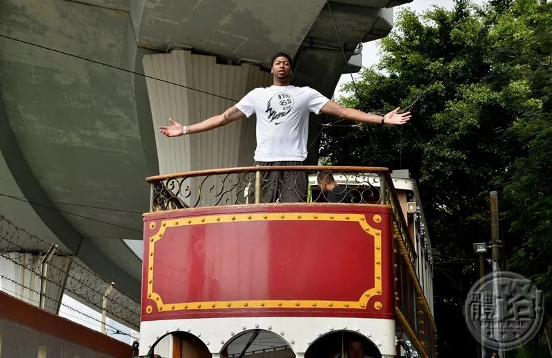 Anthony Davis 化身平民走入彩虹邨獻技 #打出名堂