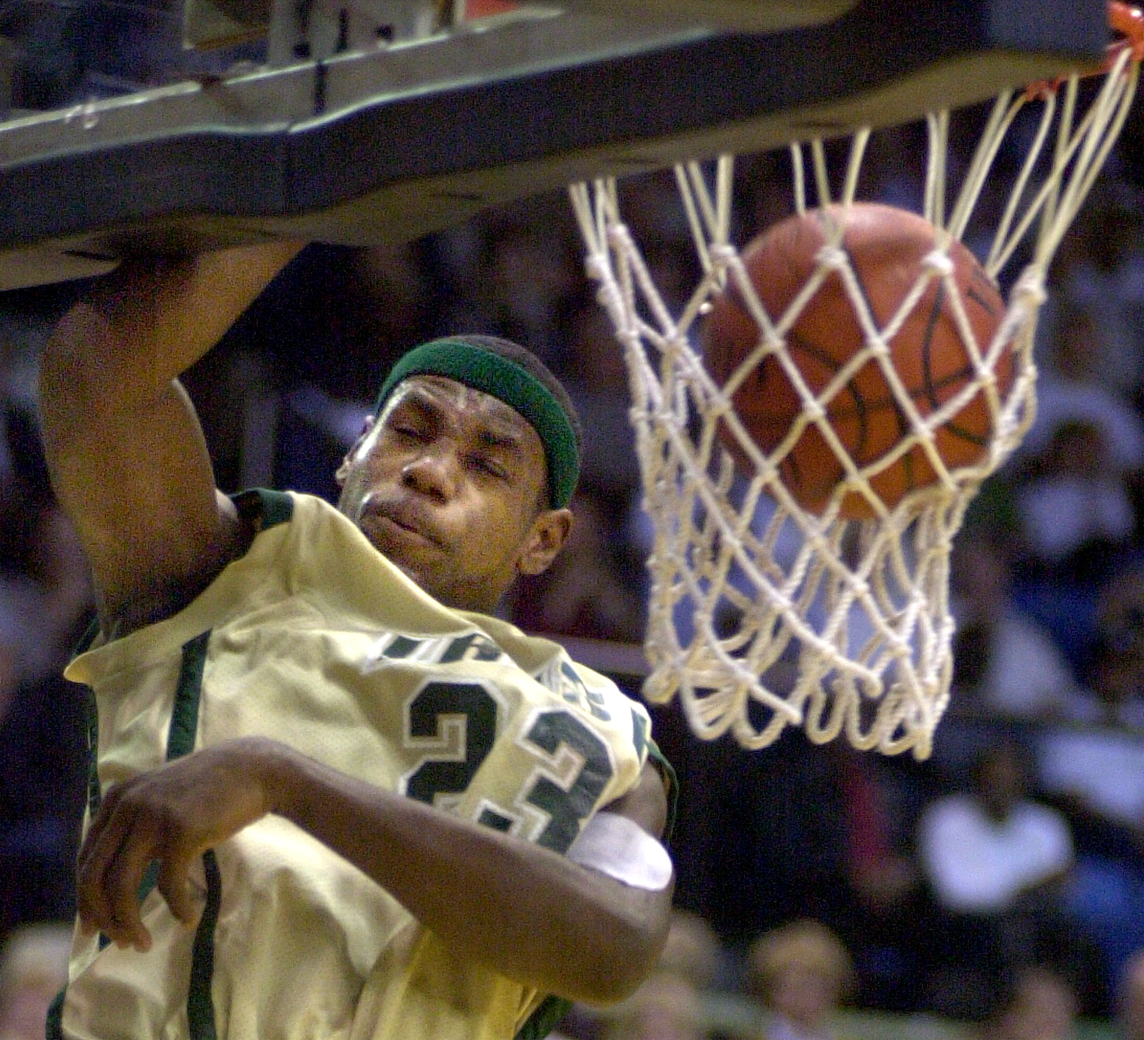 LeBron James, a Junior for SVSM in Akron, slams one in during the first half.  SVSM played Louisville Male (KY), today, December 15, 2001, at James A Rhodes Arena in Akron. (Brynne Shaw/The Plain Dealer)