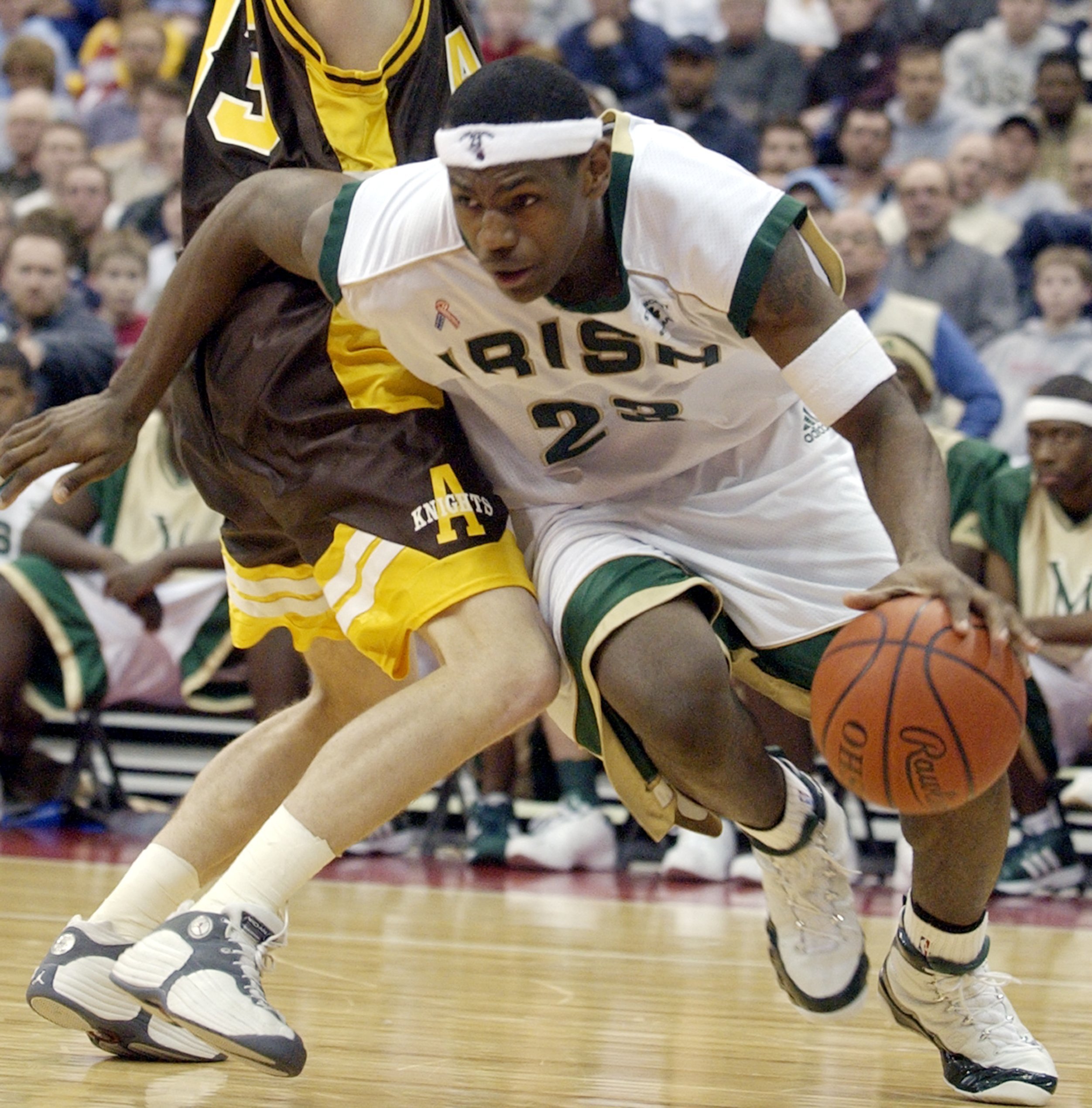 St. Vincent-St. Mary's LeBron James drives pass an Archbishop Alter player No.33 Andy Stichweh during the 3rd period of State Finals action at Value City Arena.(Roadell Hickman/The Plain Dealer)