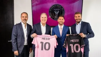 Pura elegancia y detalle especial! el video que compartió Inter Miami de la FIRMA del contrato de MESSI - TyC Sports